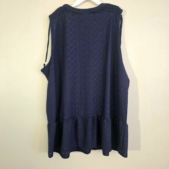 *NWT* Michael Kors Navy Sleeveless Eyelet Blouse Sz Large - Picture 4 of 4